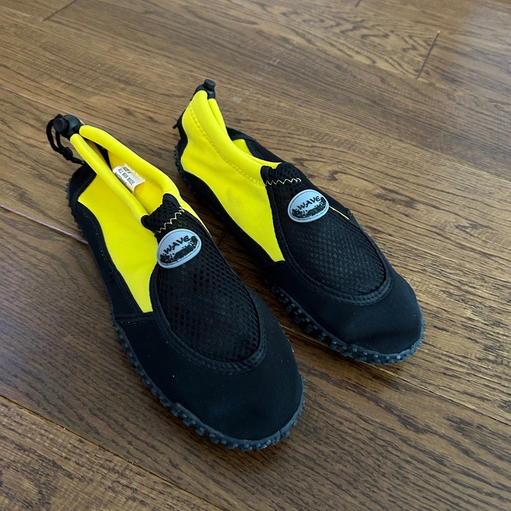 Women’s water shoes